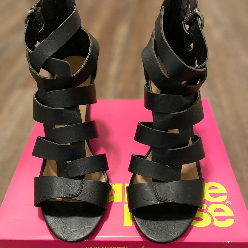 Charlotte Russe heeled black sandals